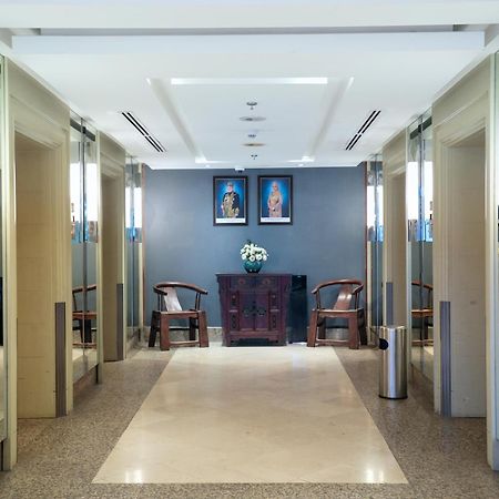 Thistle Johor Bahru Eksteriør bilde The interior of the hospital