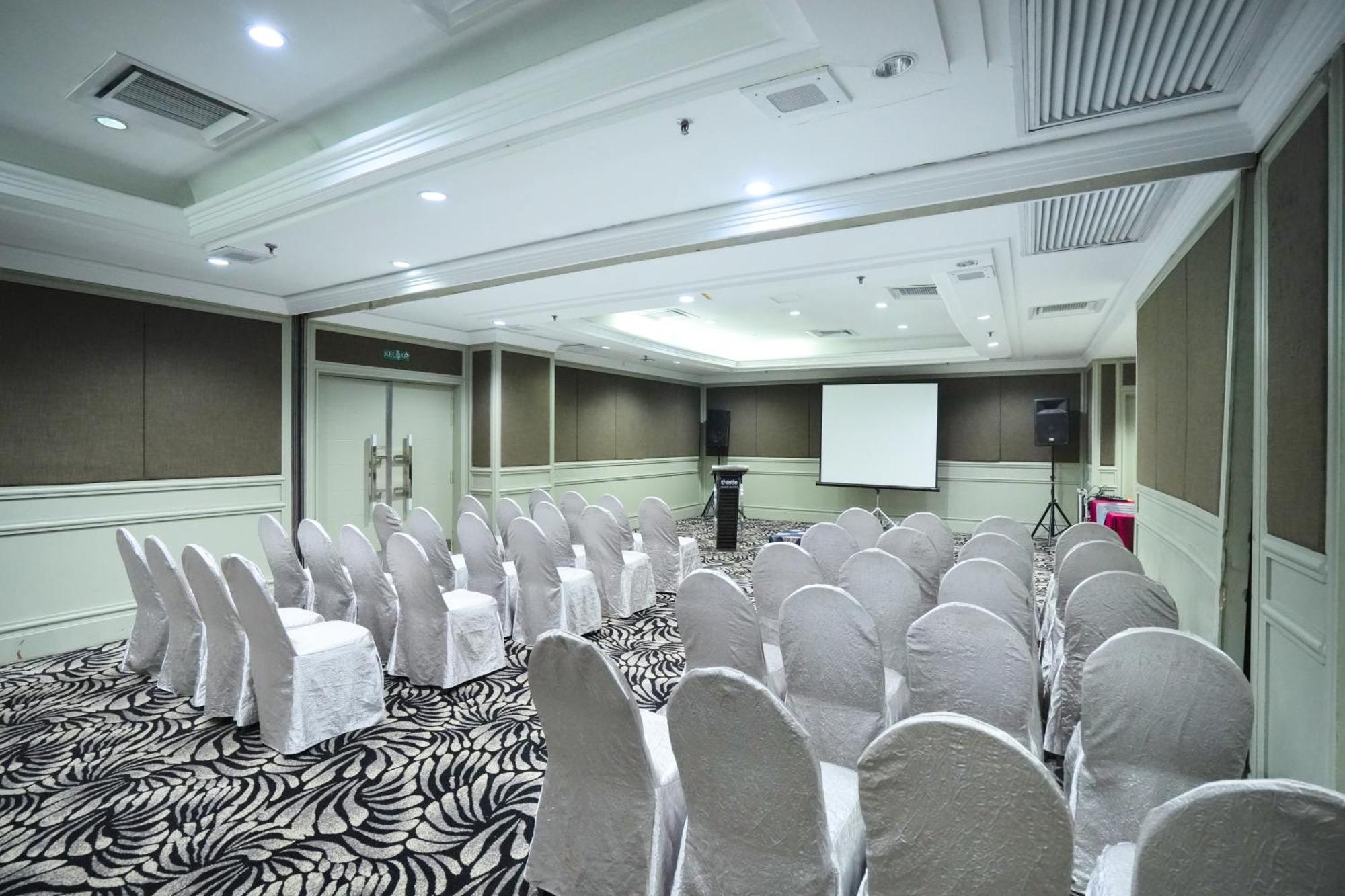 Thistle Johor Bahru Eksteriør bilde Meeting room