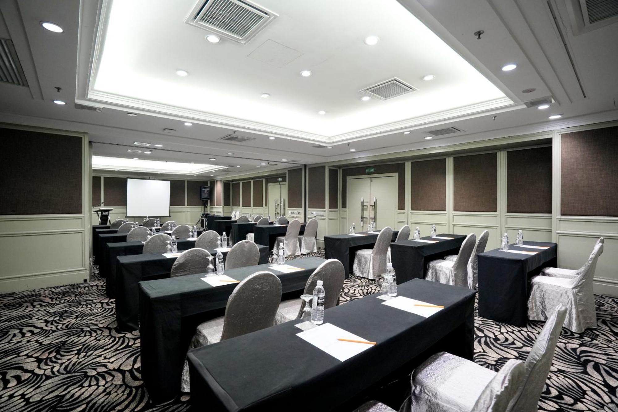Thistle Johor Bahru Eksteriør bilde Meeting room