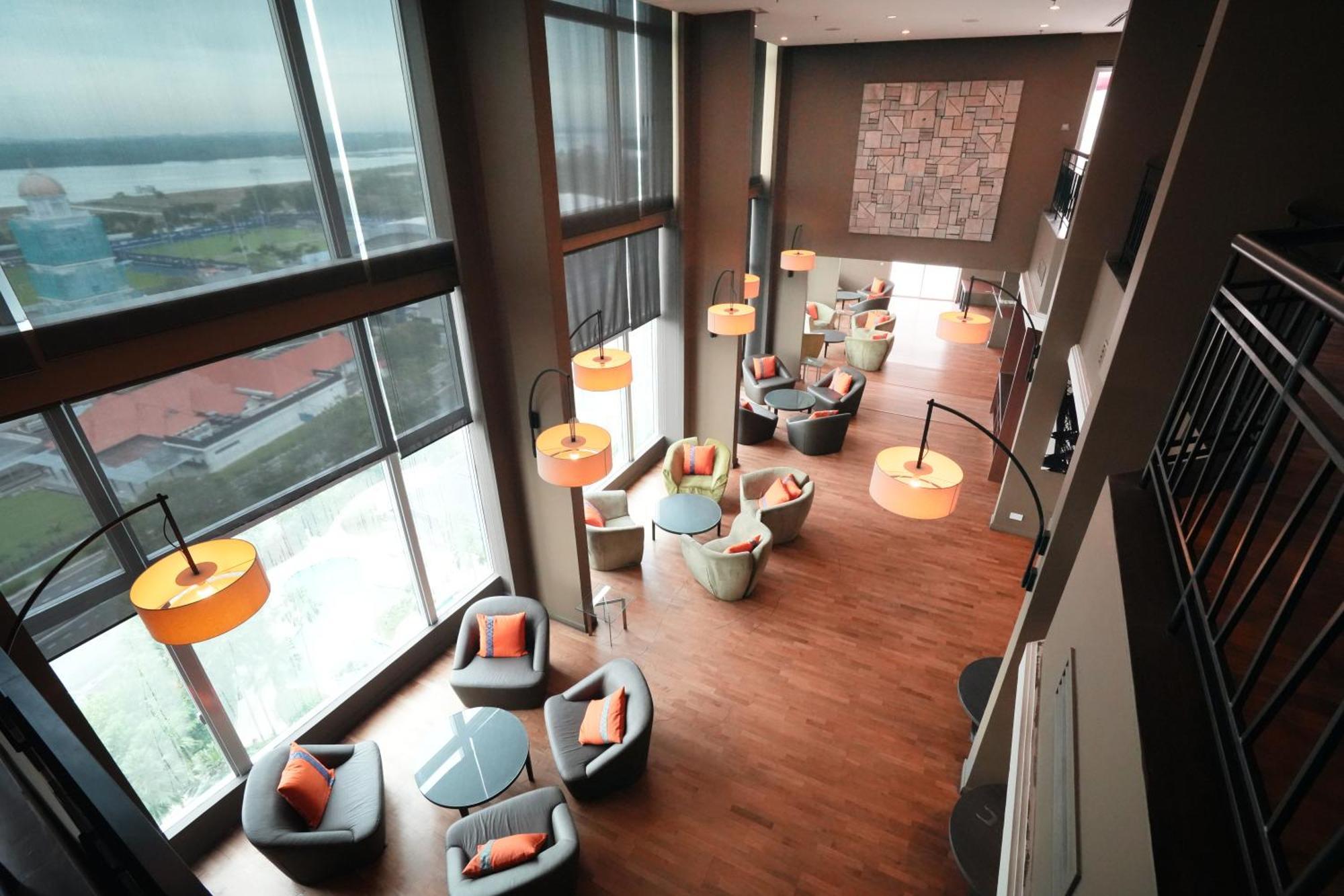 Thistle Johor Bahru Eksteriør bilde The Club at KLIA
