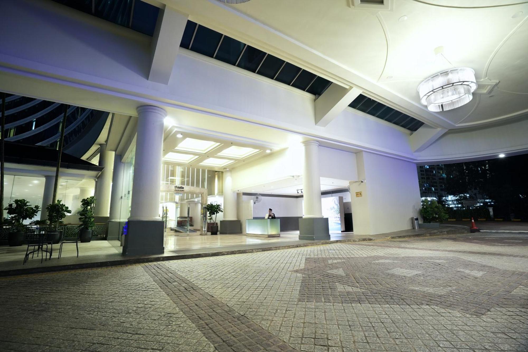 Thistle Johor Bahru Eksteriør bilde The lobby of the hotel