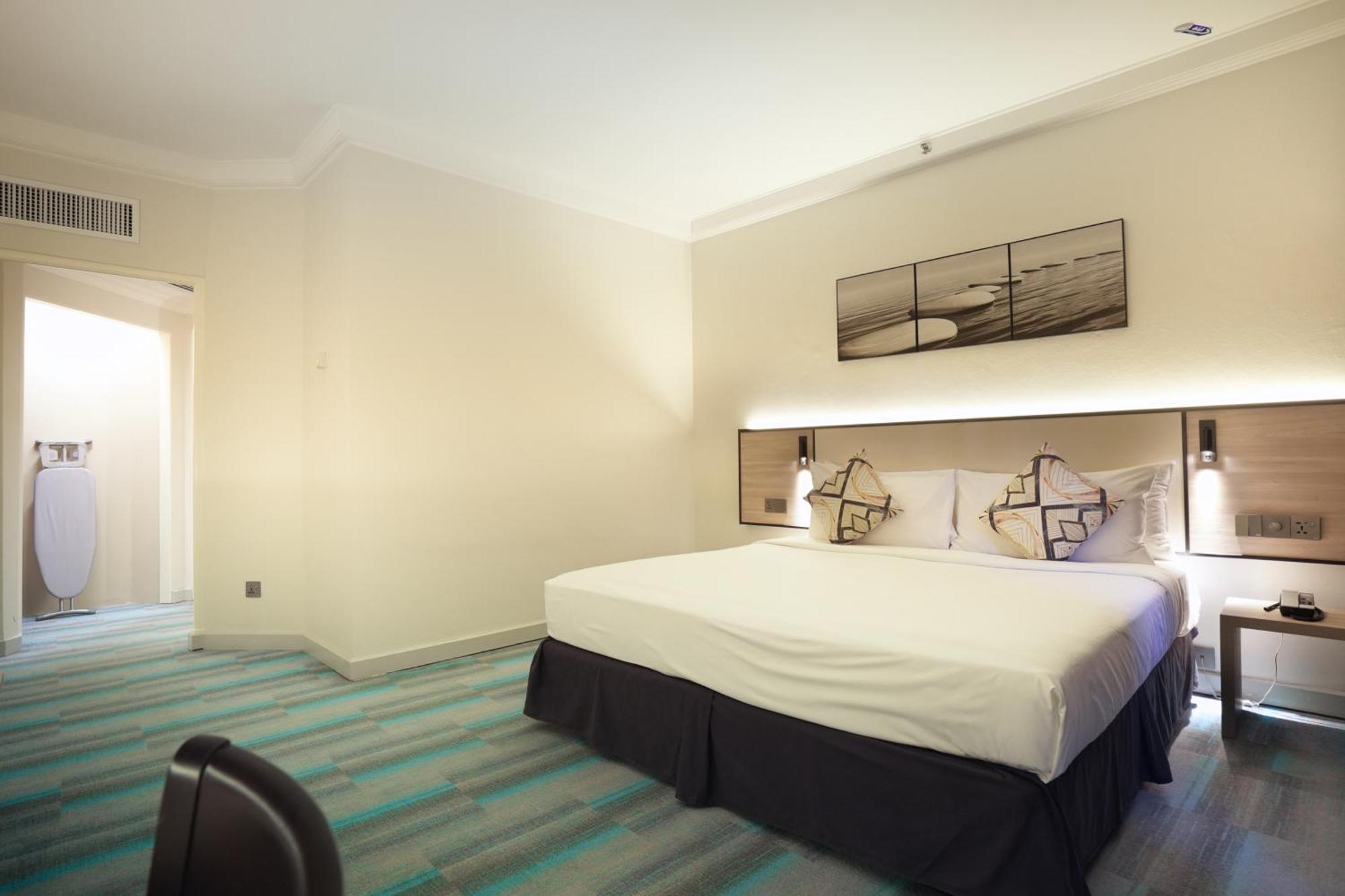 Thistle Johor Bahru Eksteriør bilde A room at the hotel