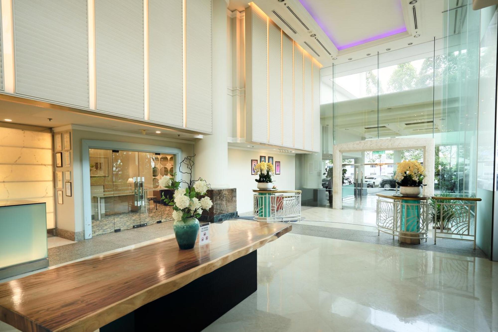 Thistle Johor Bahru Eksteriør bilde The lobby of the hotel